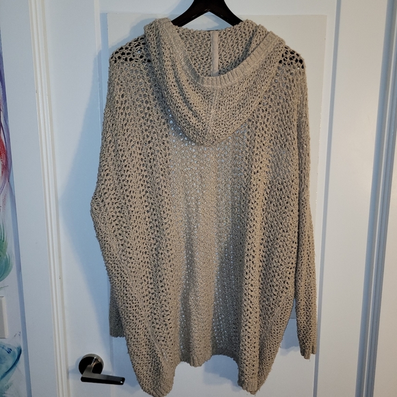 Talula Medium hoodie sweater women's from Aritzia - Picture 9 of 12